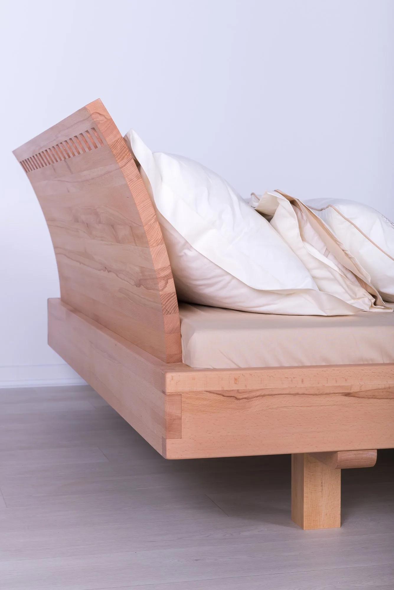Bed Tres