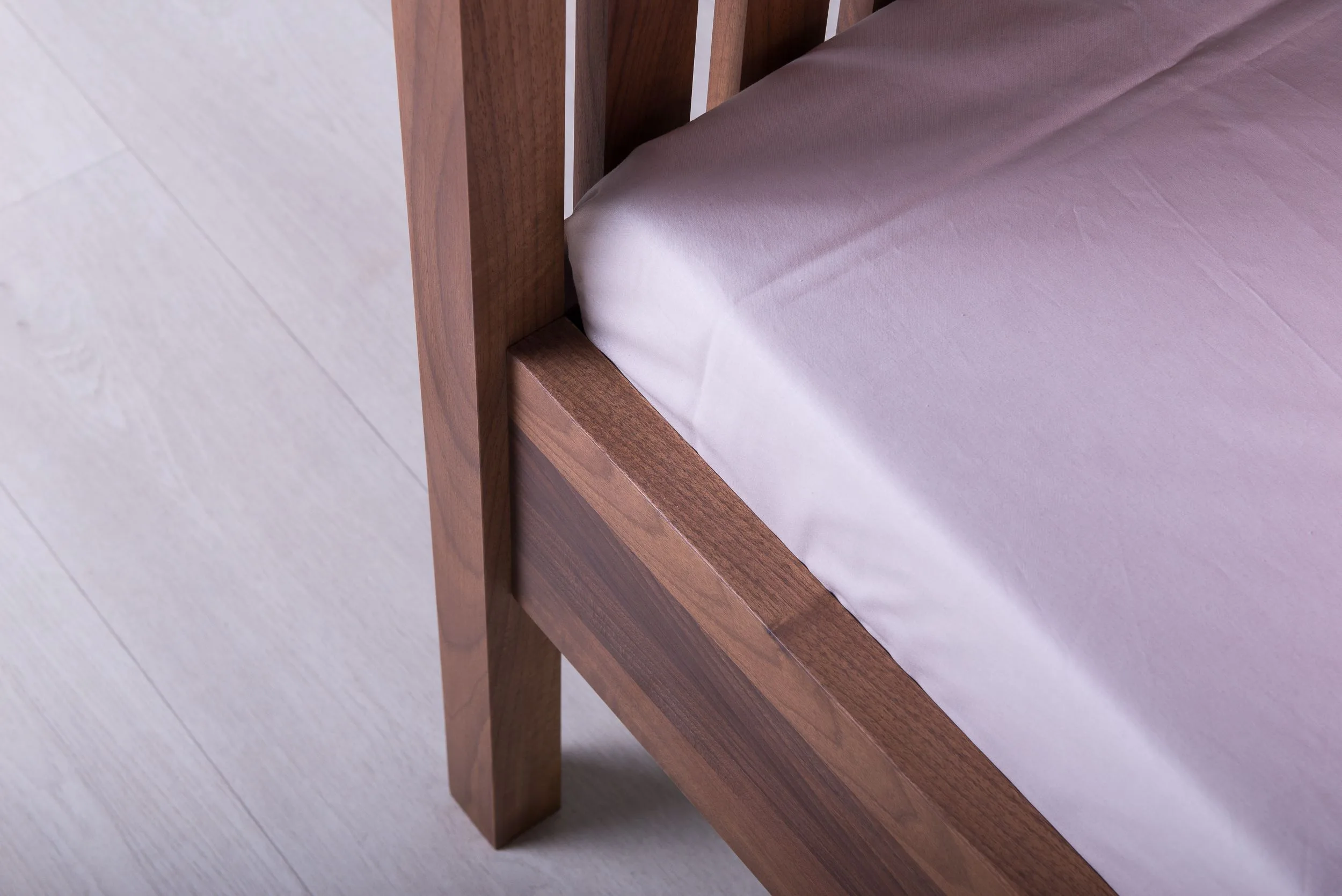 Rast Design Massivholzbett Firenze Detail