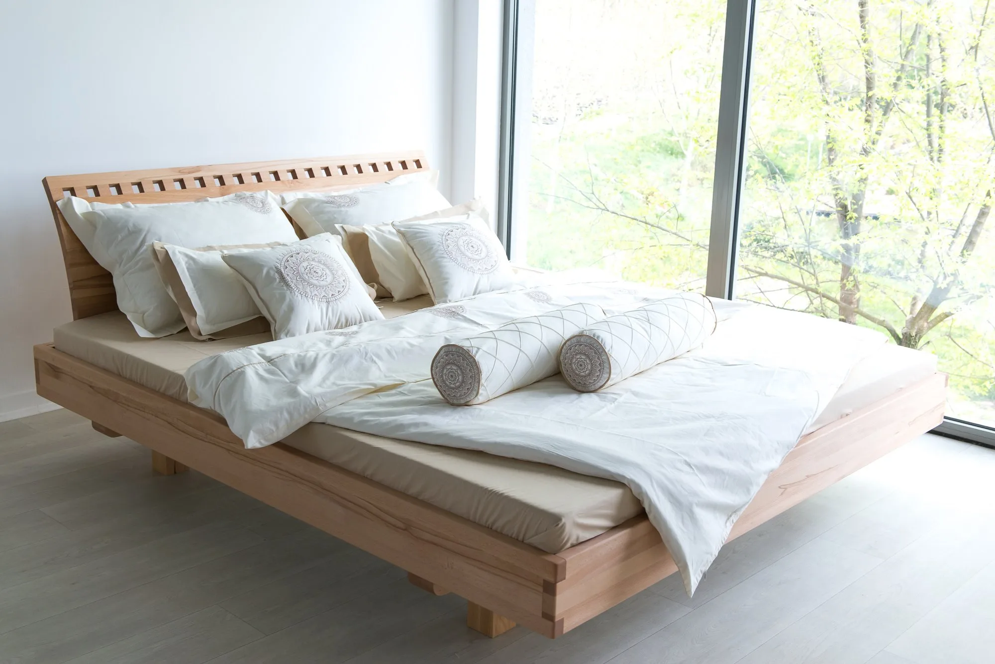 Bed Tres