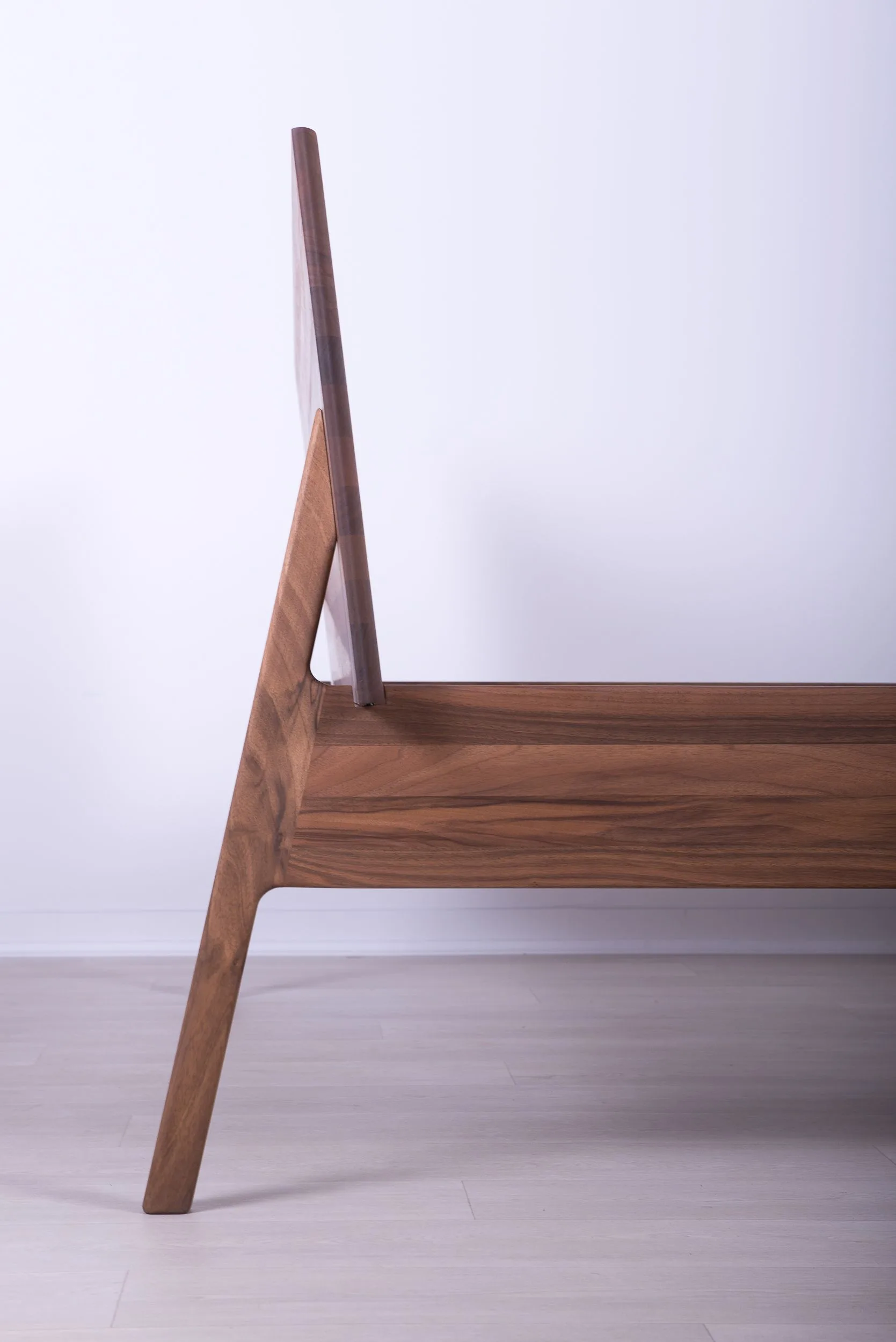 Rast Design Massivholzbett Luka Detail