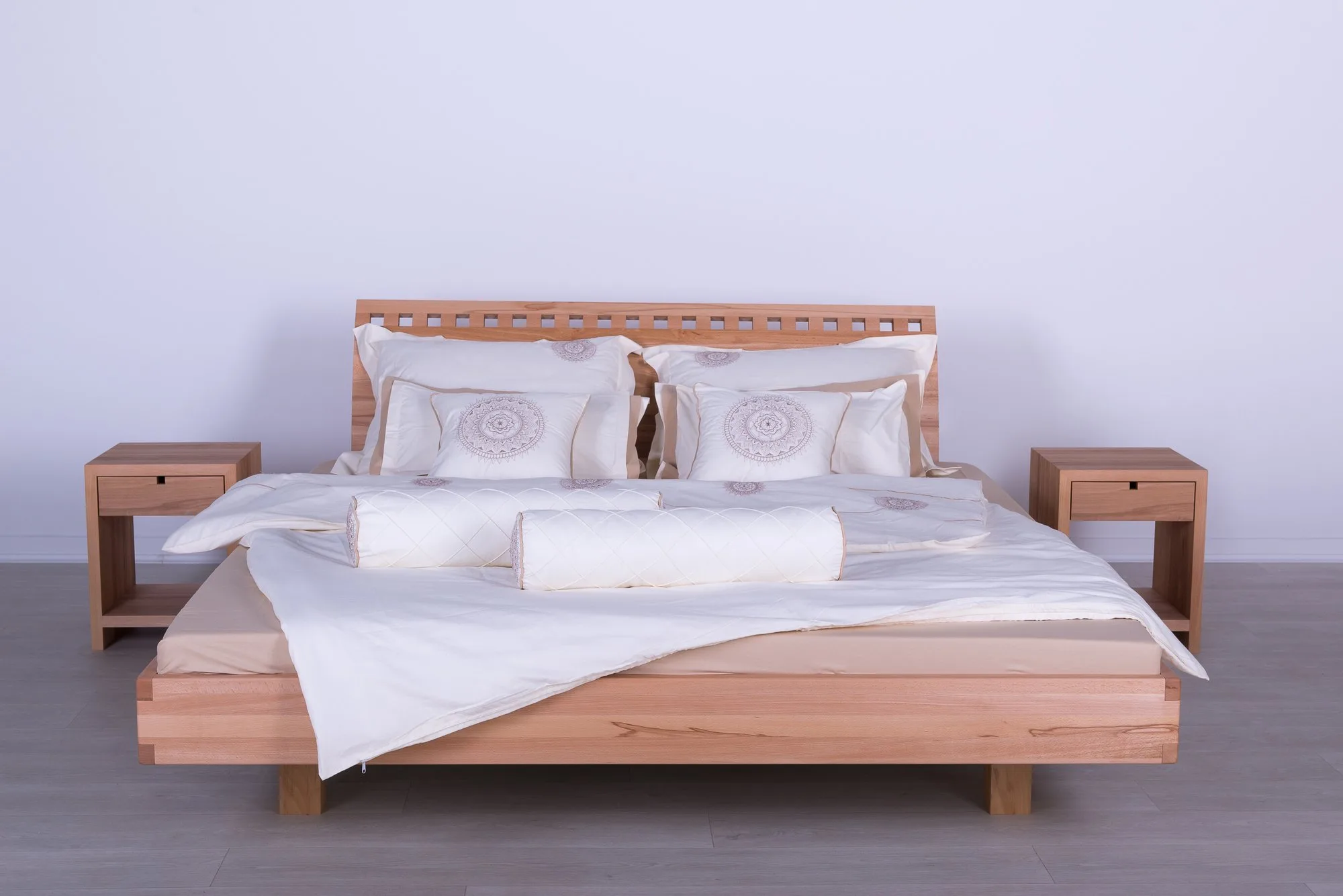 Bed Tres
